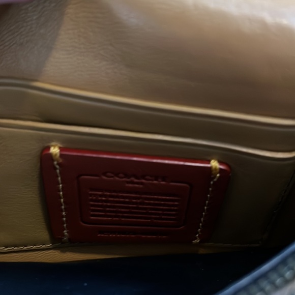 Coach 1941 souvenir wristlet/crossbody 3 charms included on bag GUC RARE 🚨 - Picture 5 of 16